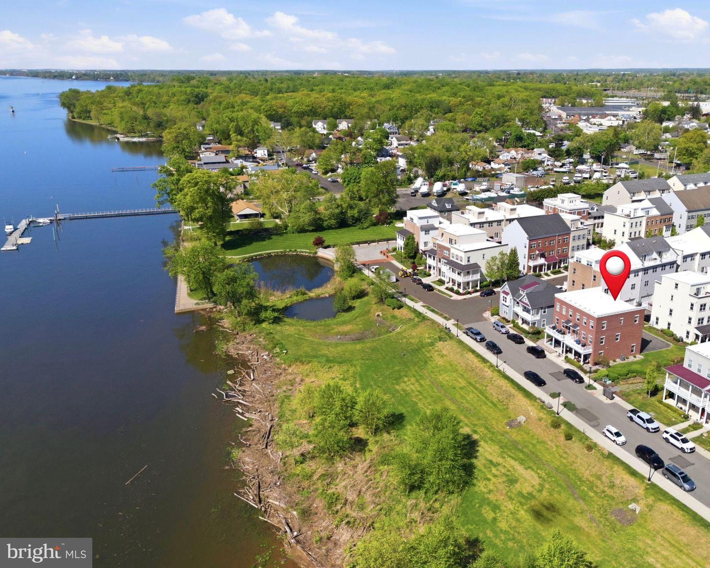 108a Dock St Property Photo 2