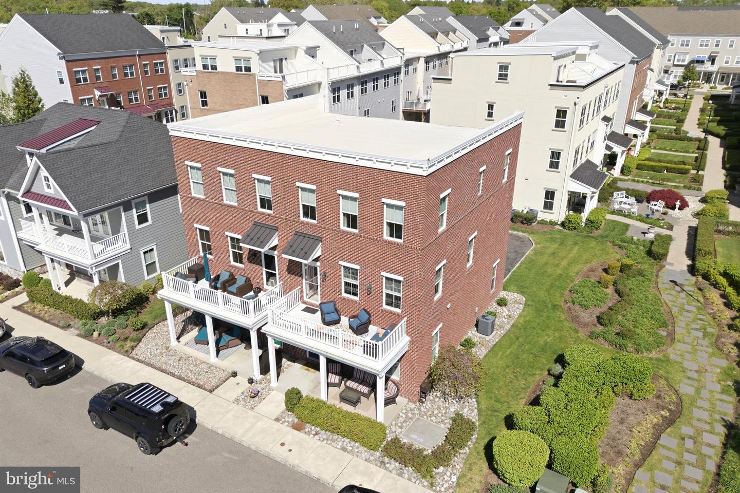 108a Dock St Property Photo 3