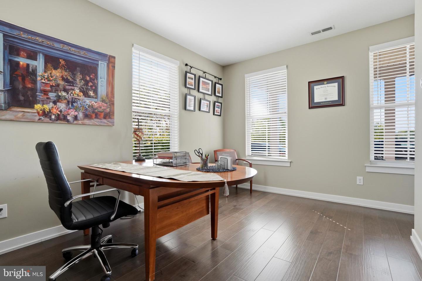 108a Dock St Property Photo 8
