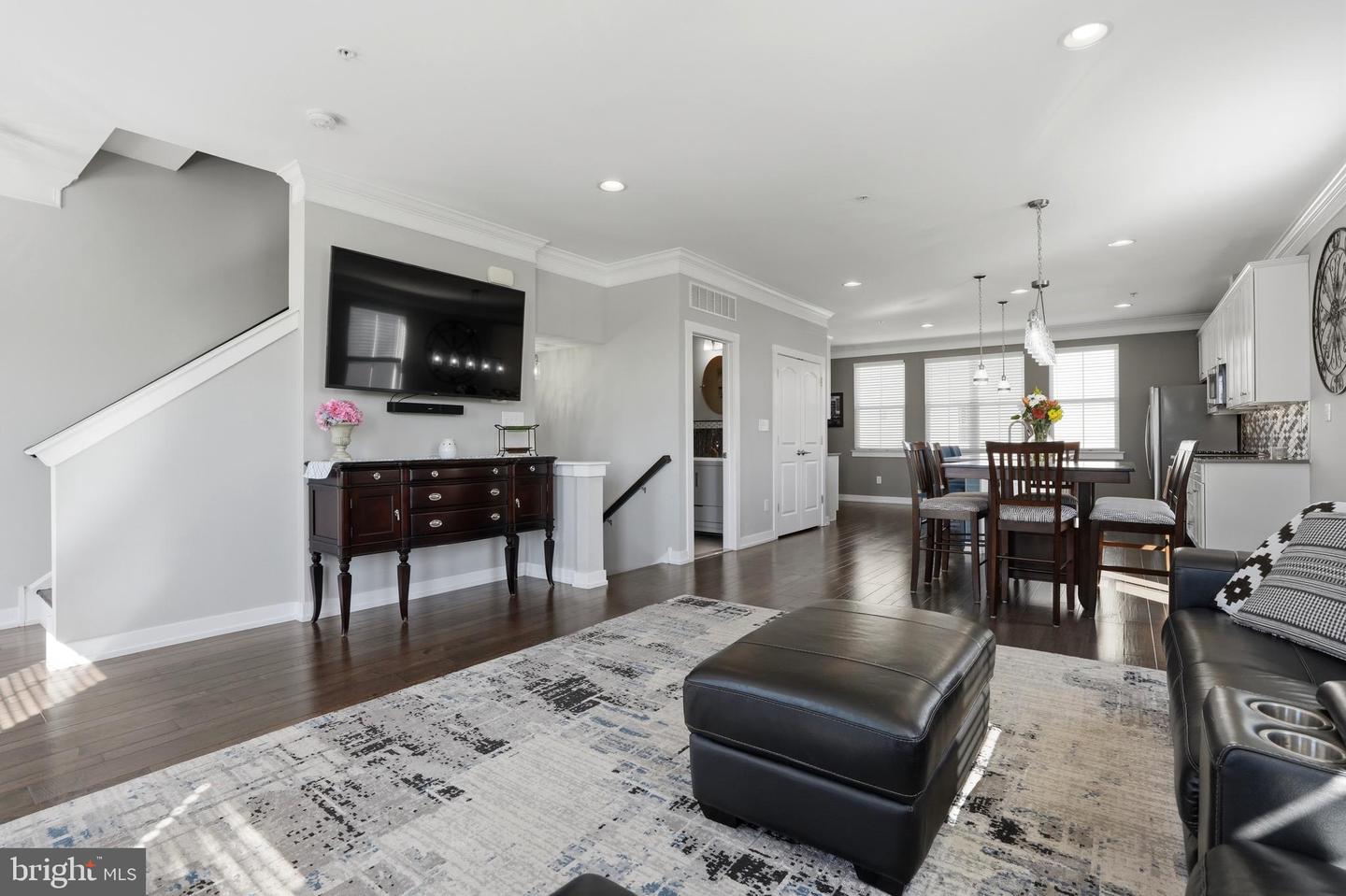 108a Dock St Property Photo 12