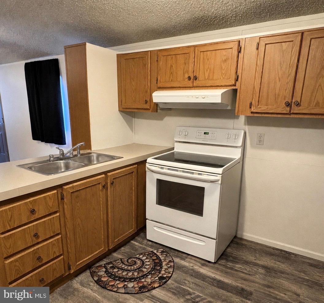 4115 Davis Dr Property Photo 3