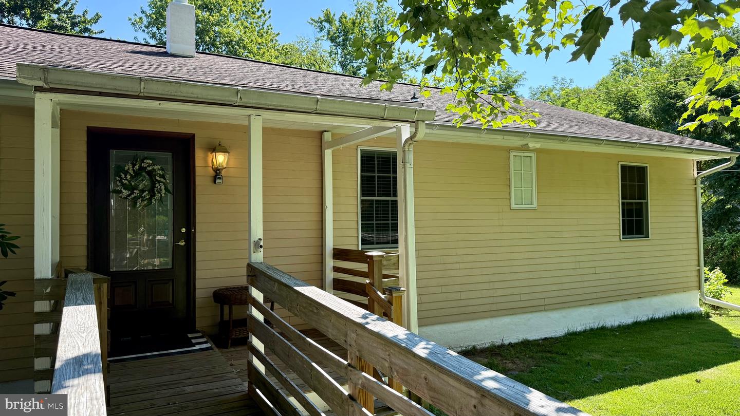 1339 Hill St Property Photo 5