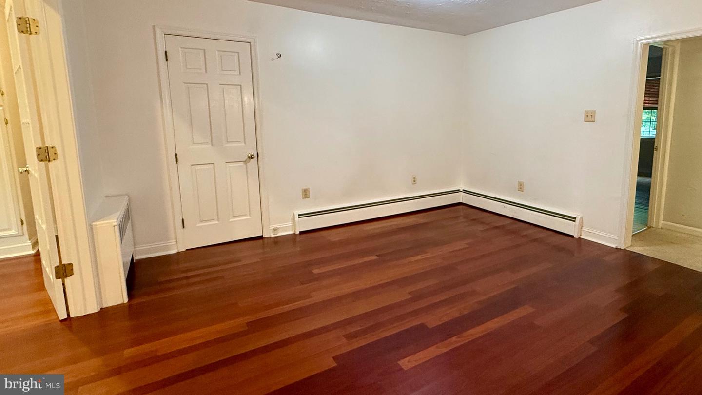 1339 Hill St Property Photo 24