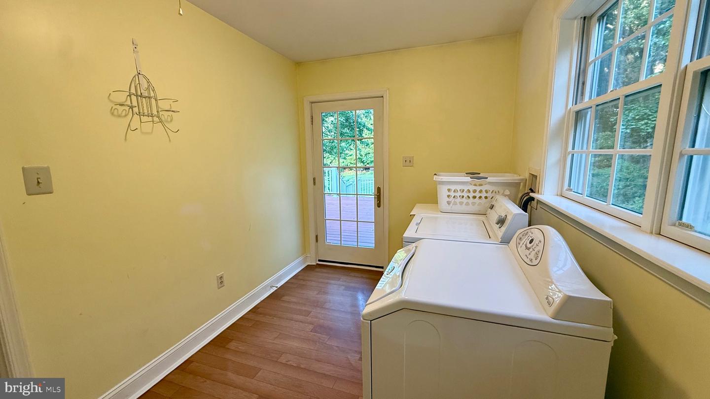 1339 Hill St Property Photo 38