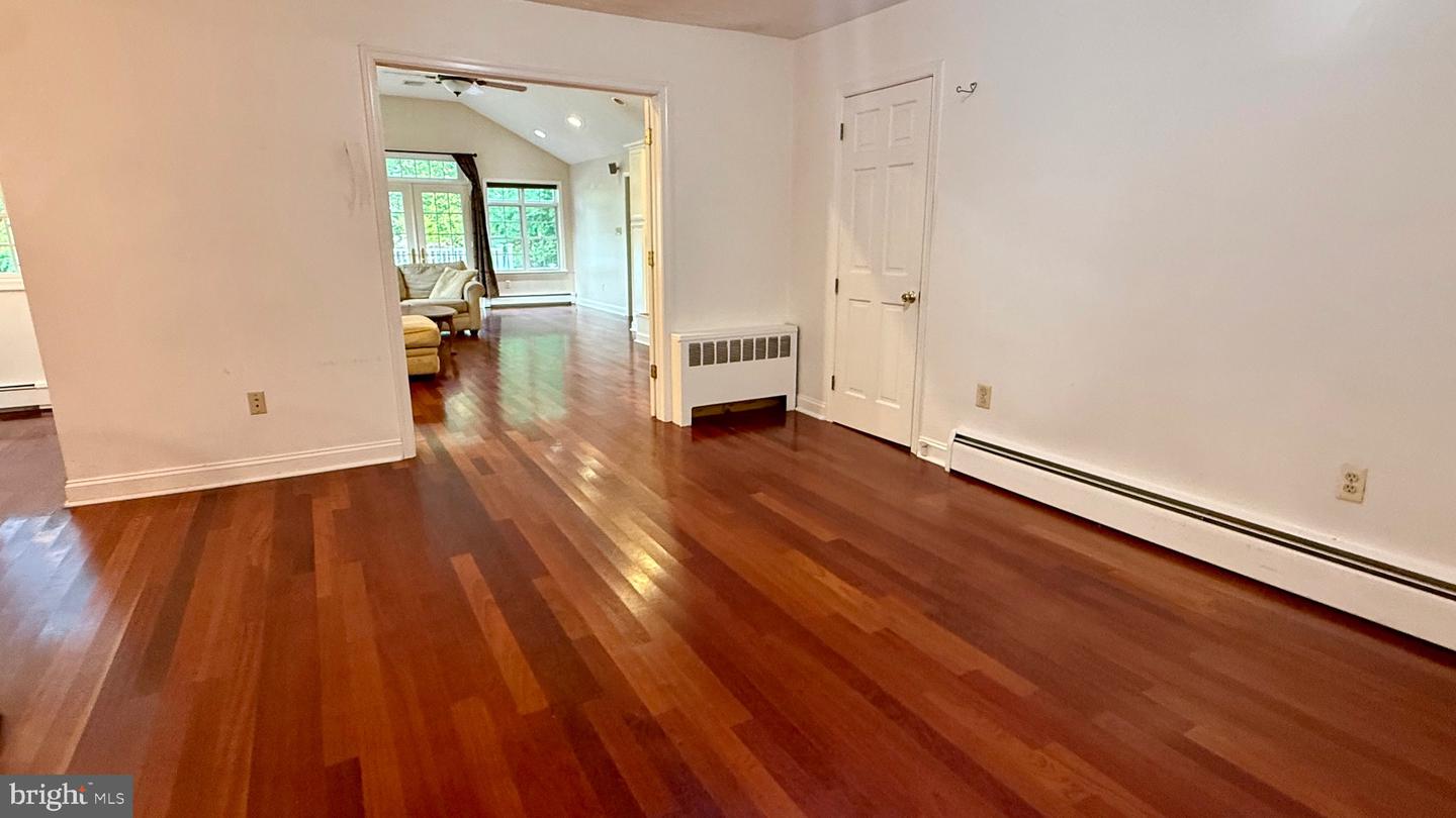 1339 Hill St Property Photo 41