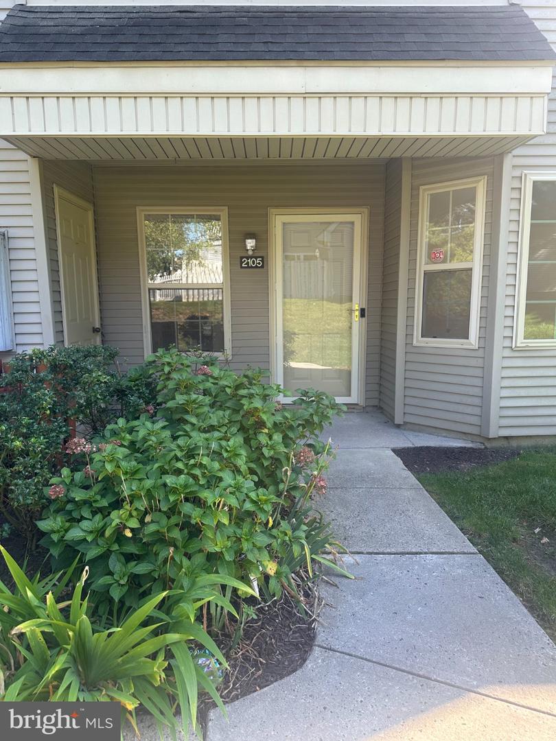 2105 BROOKHAVEN DR Property Photo 1