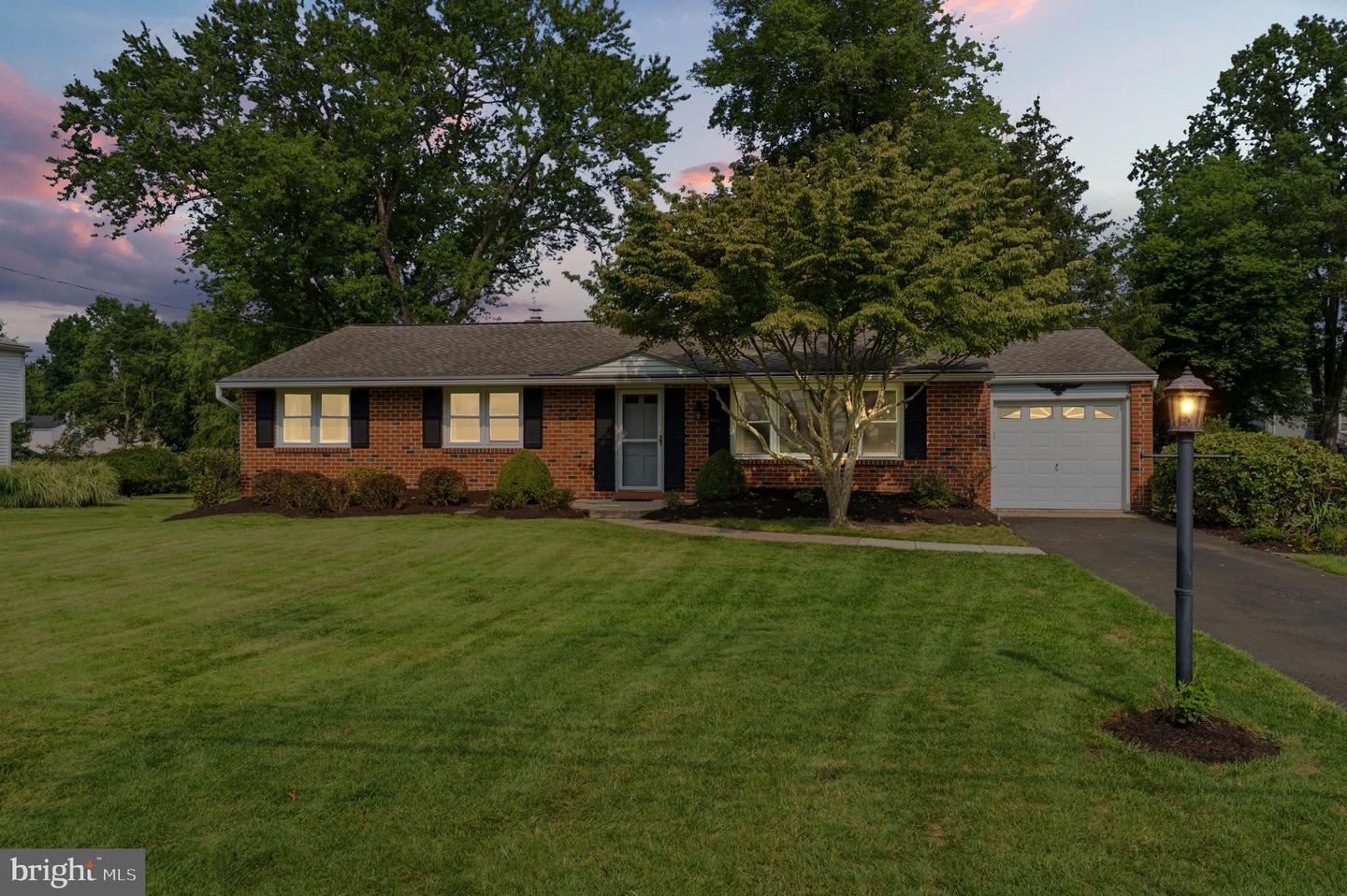 71 CHEROKEE RD Property Photo 1