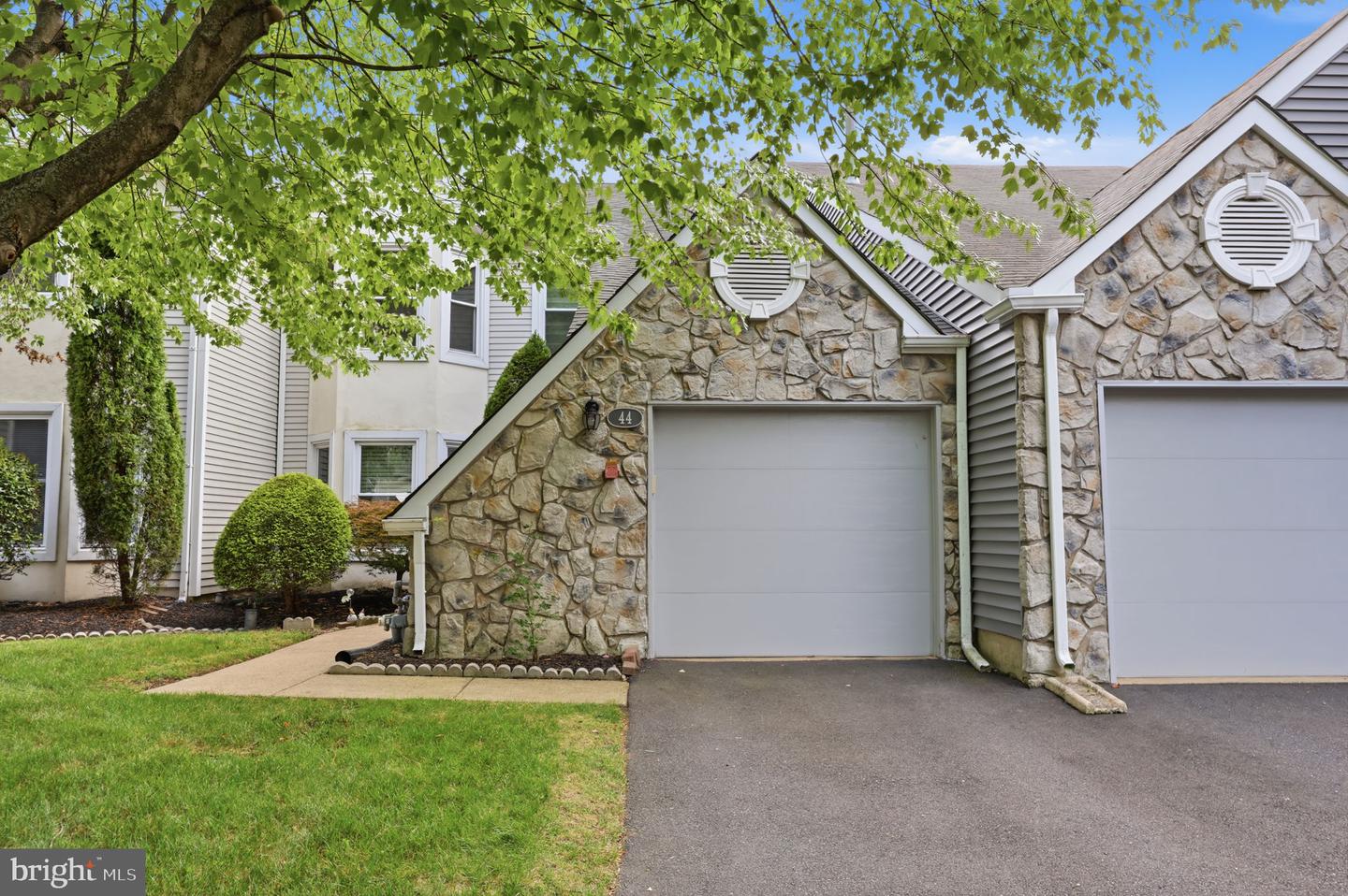 44 Gaylord Ct Property Photo 3