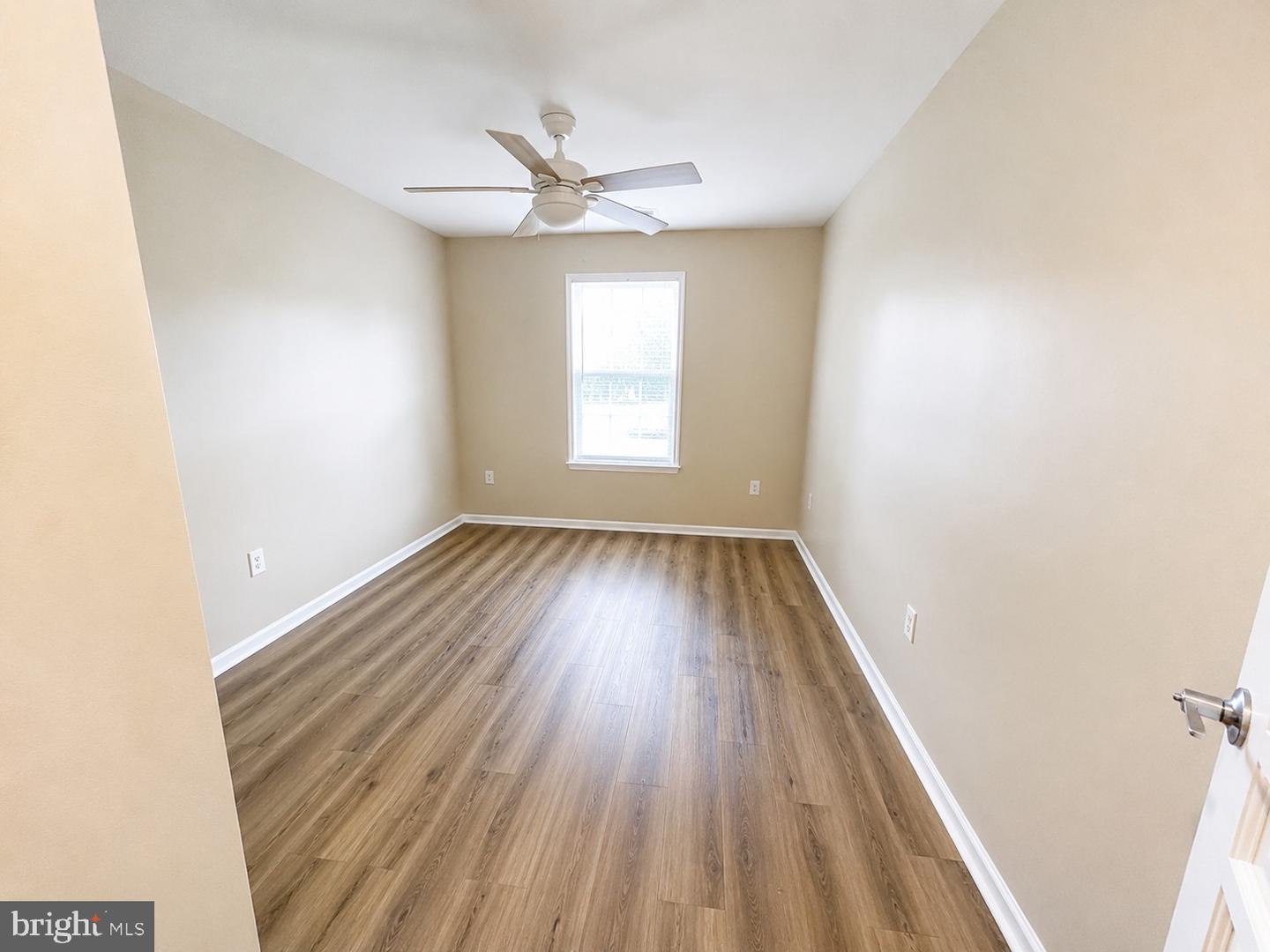 612 Mews Dr Property Photo 16