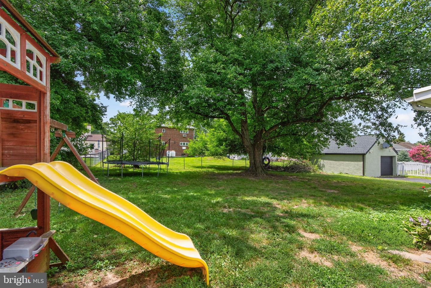 336 Beech St Property Photo 13