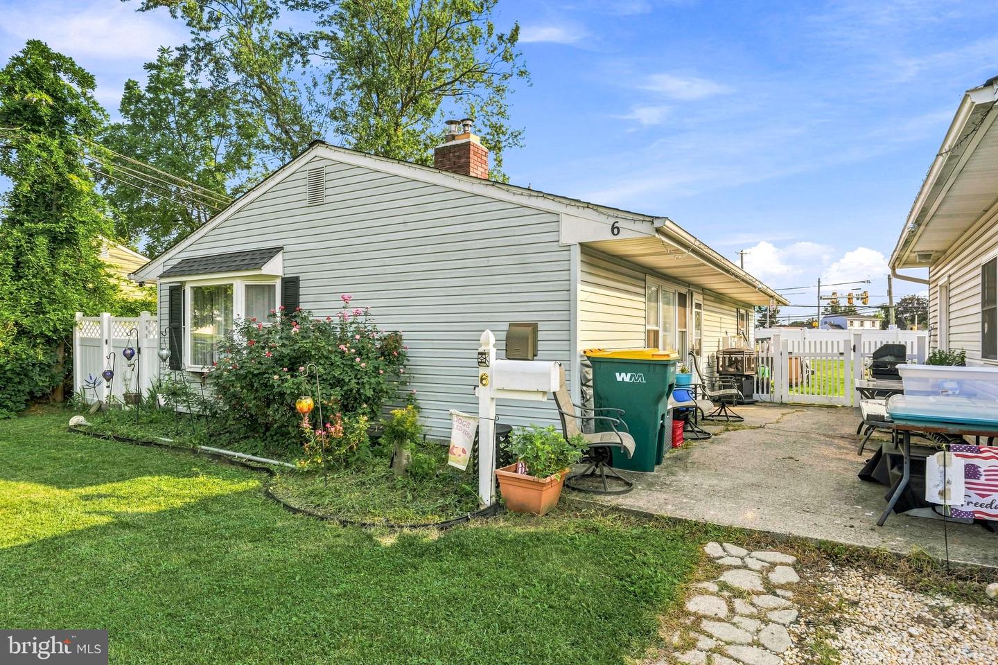 6 Idlewild Rd Property Photo 3