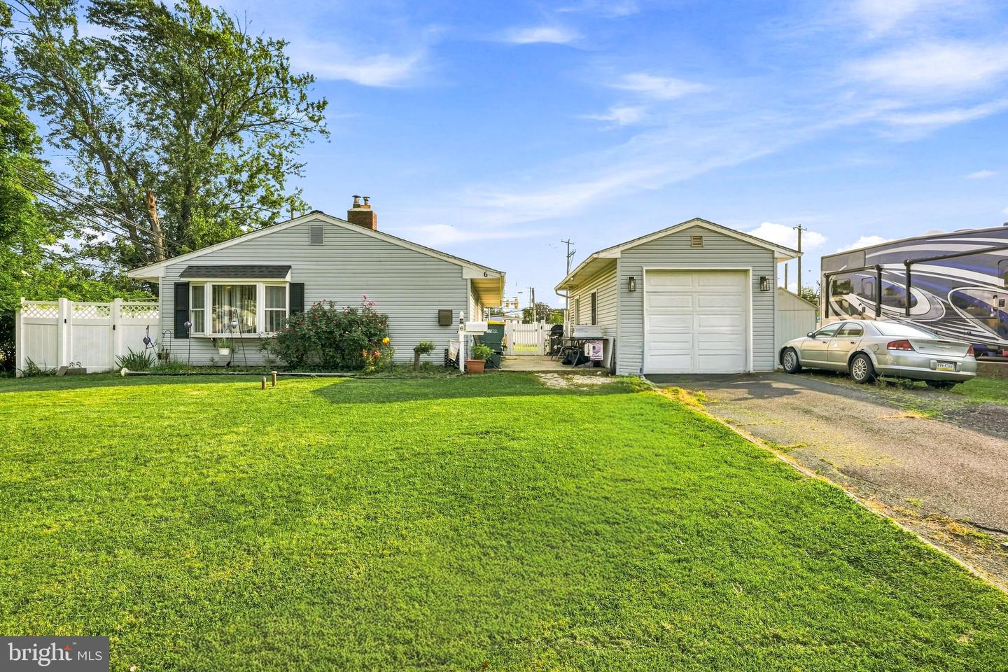 6 Idlewild Rd Property Photo 5