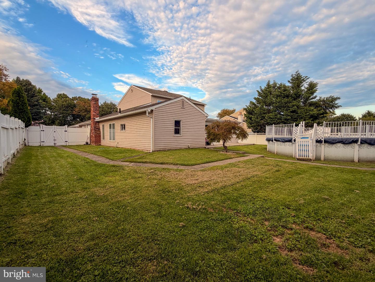 890 Jordan Dr Property Photo 30