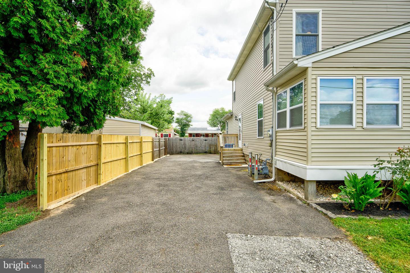 815 Stella Ave Property Photo 5