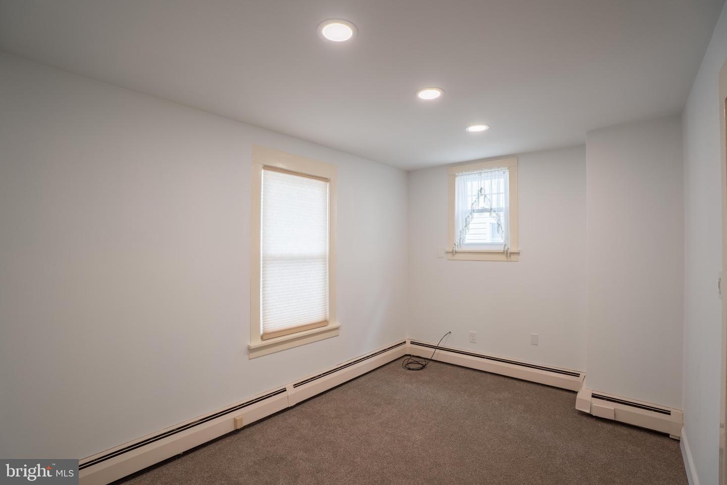 306 N Oxford Valley Rd Property Photo 13