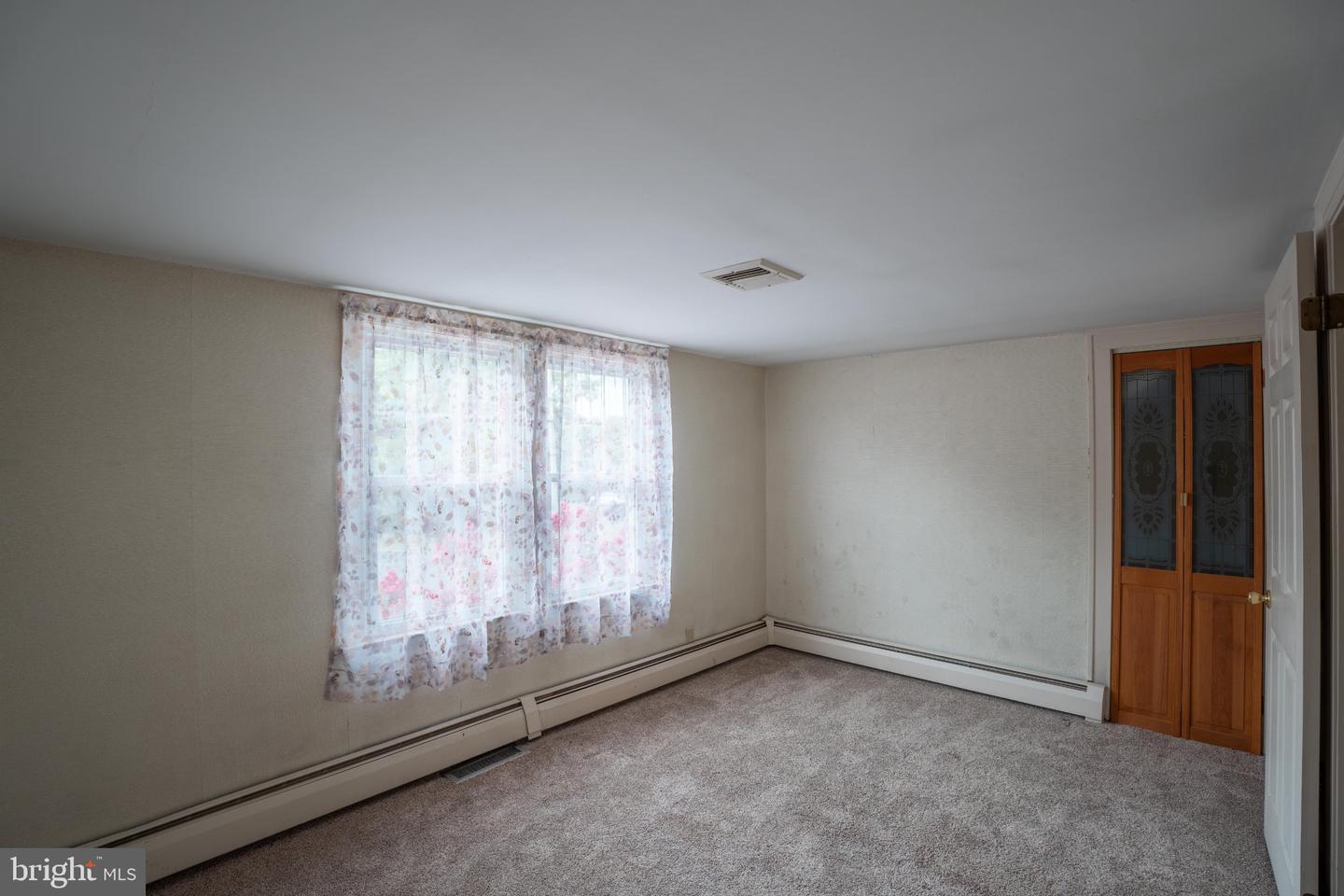 306 N Oxford Valley Rd Property Photo 23