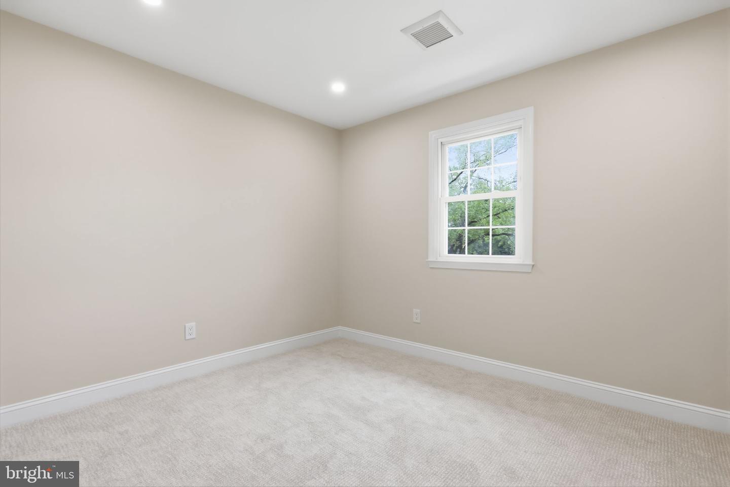 886 Sackettsford Rd Property Photo 20