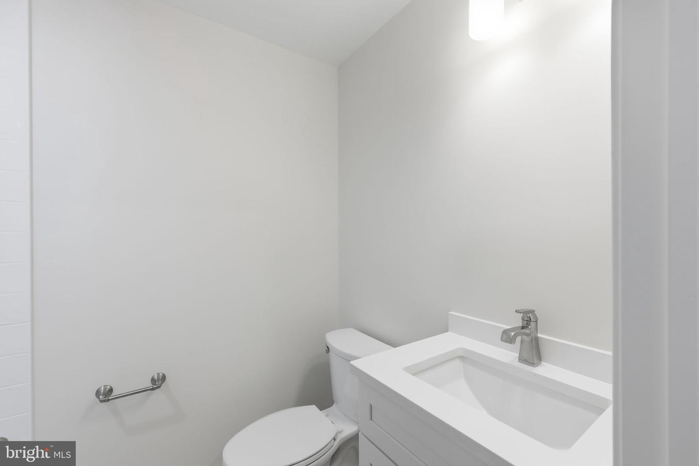 886 Sackettsford Rd Property Photo 22