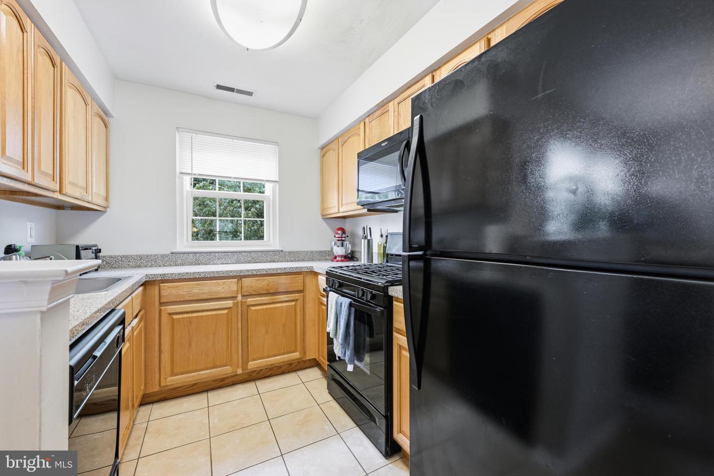 630-b Rose Hollow Dr Property Photo 8