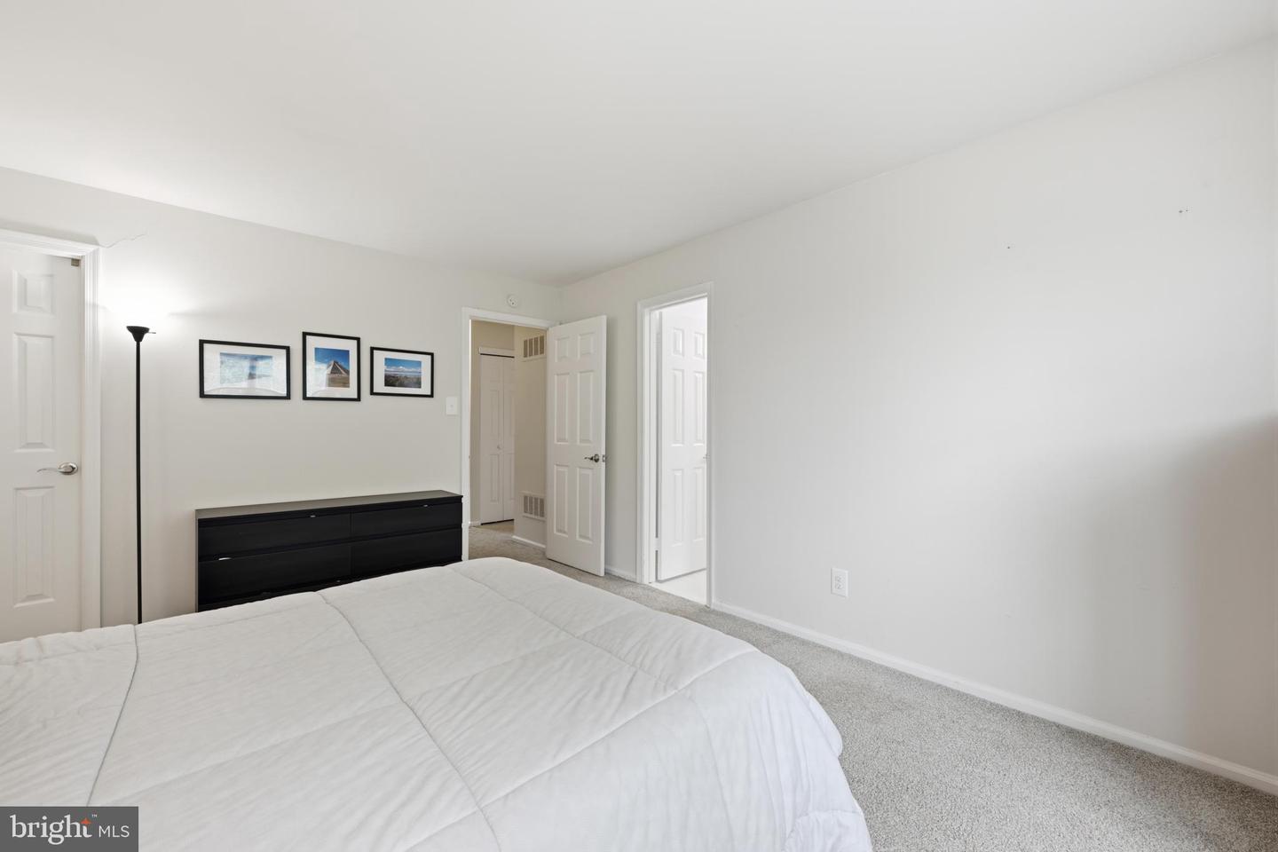630-b Rose Hollow Dr Property Photo 12