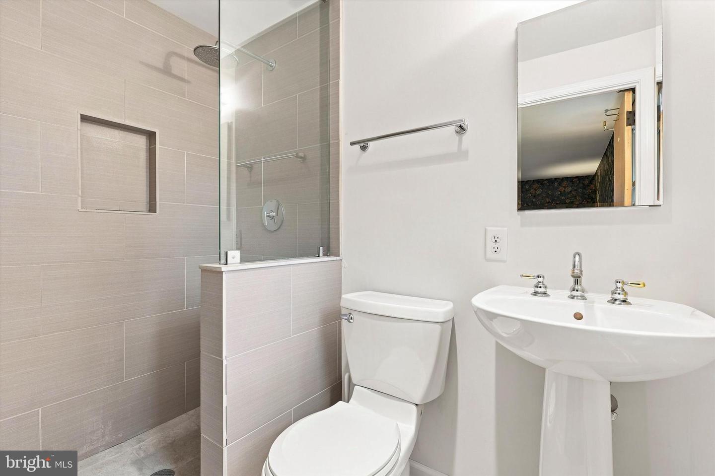 170 New Rd Property Photo 30