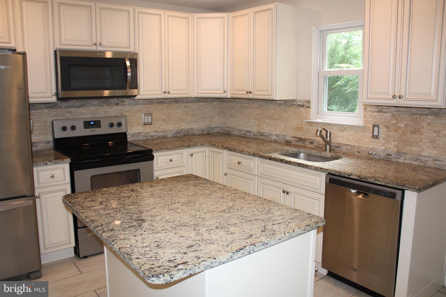 60 Providence Ave Property Photo 6