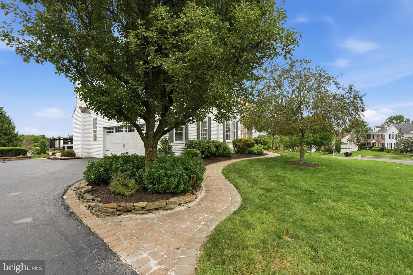 5266 Windtree Dr Property Photo 4