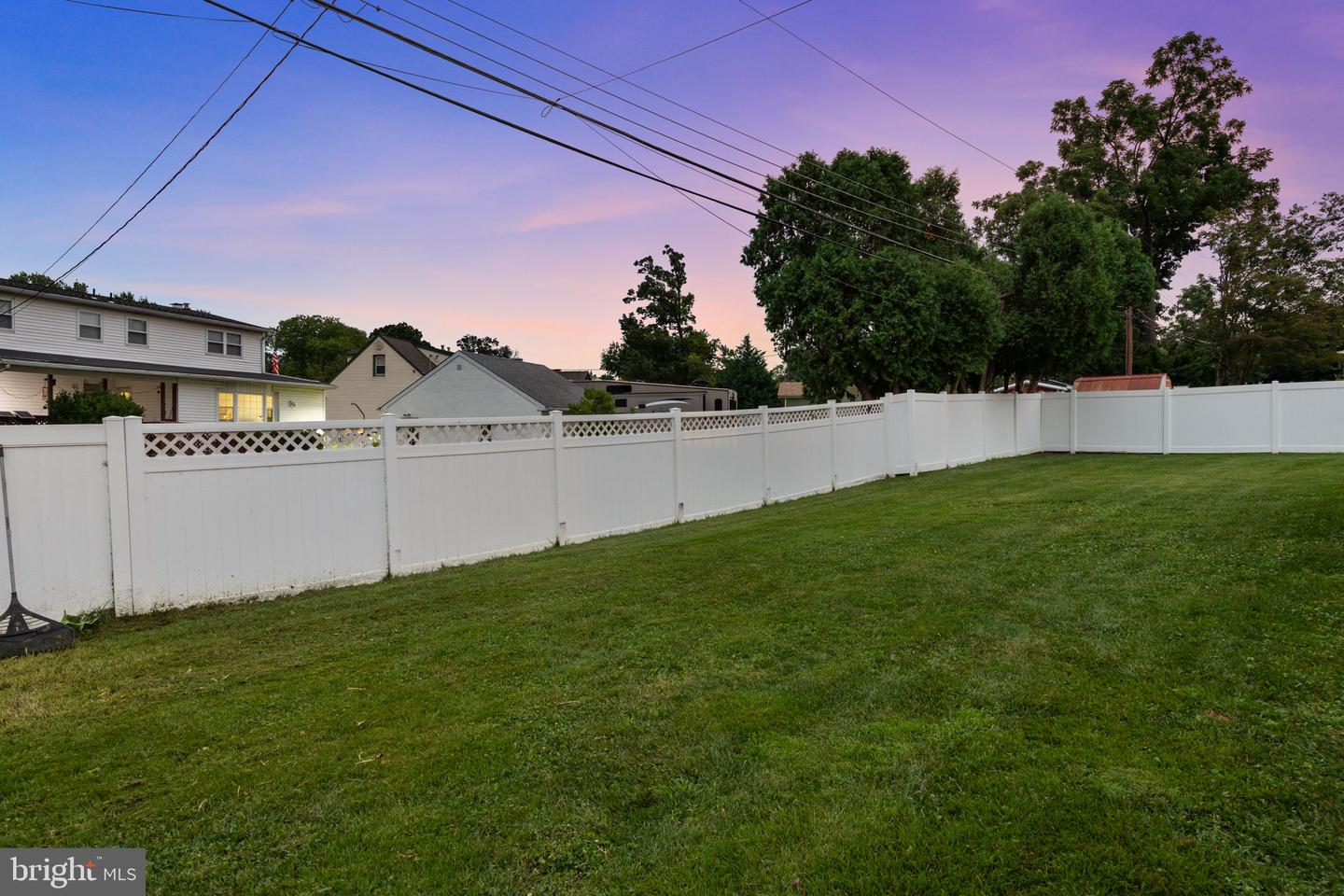 289 Rosewood Ave Property Photo 8