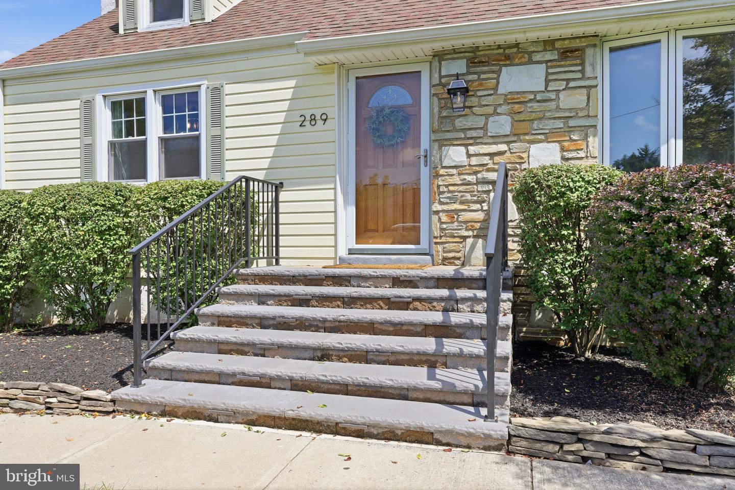 289 Rosewood Ave Property Photo 11