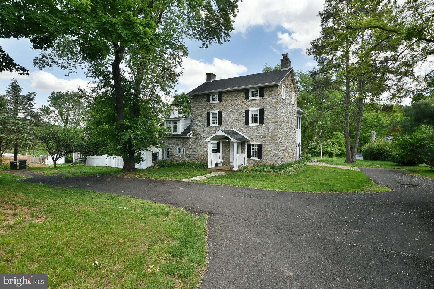 966 Paige Ct Property Photo 3