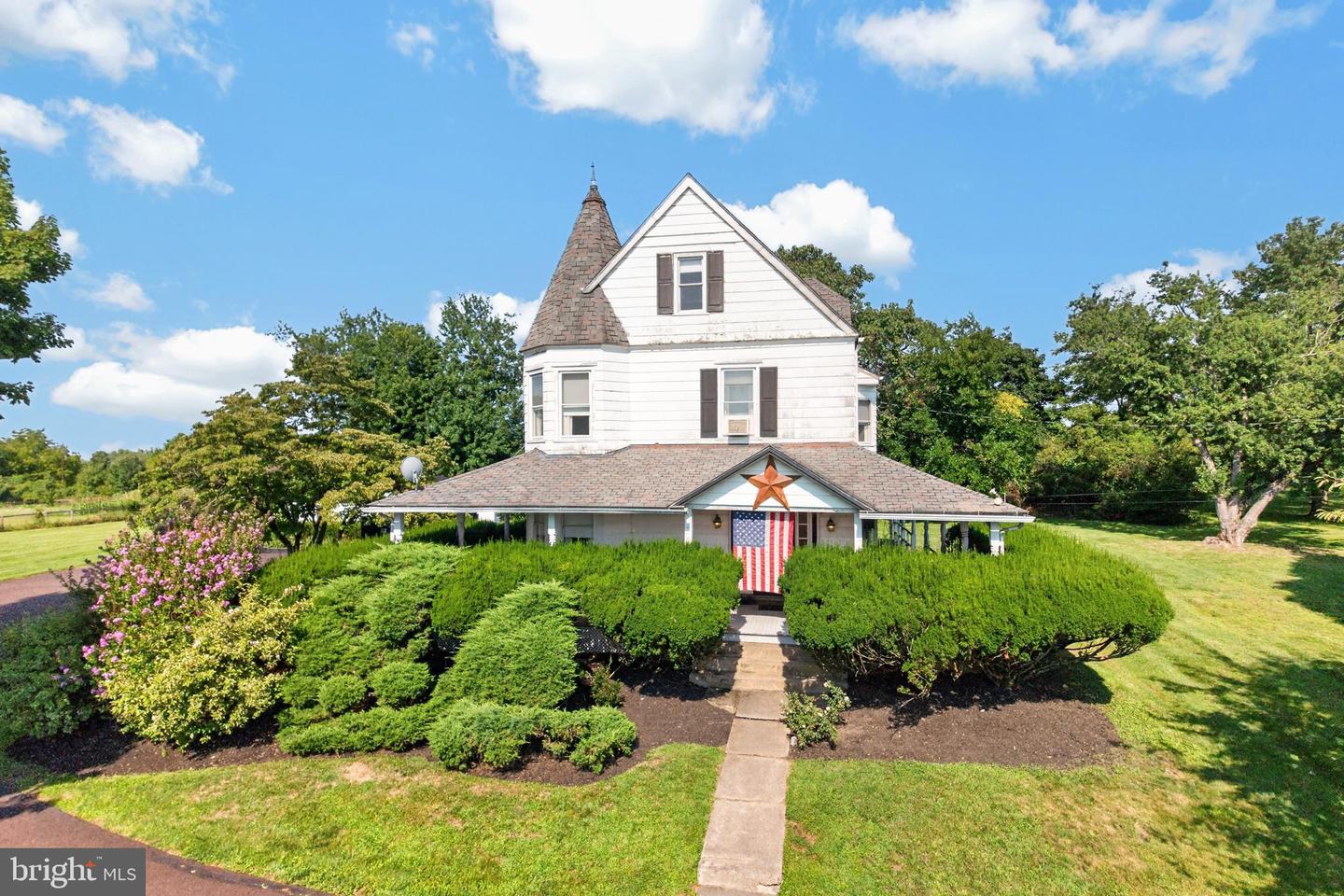 320 HILLTOWN PIKE