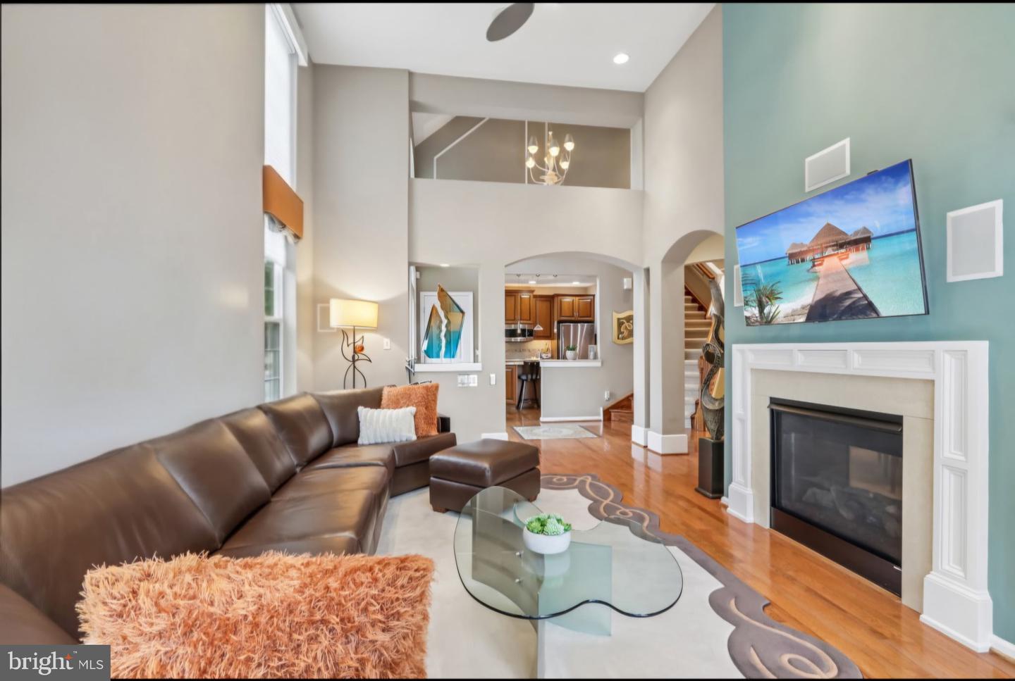 307 Ingleton Ct Property Photo 4