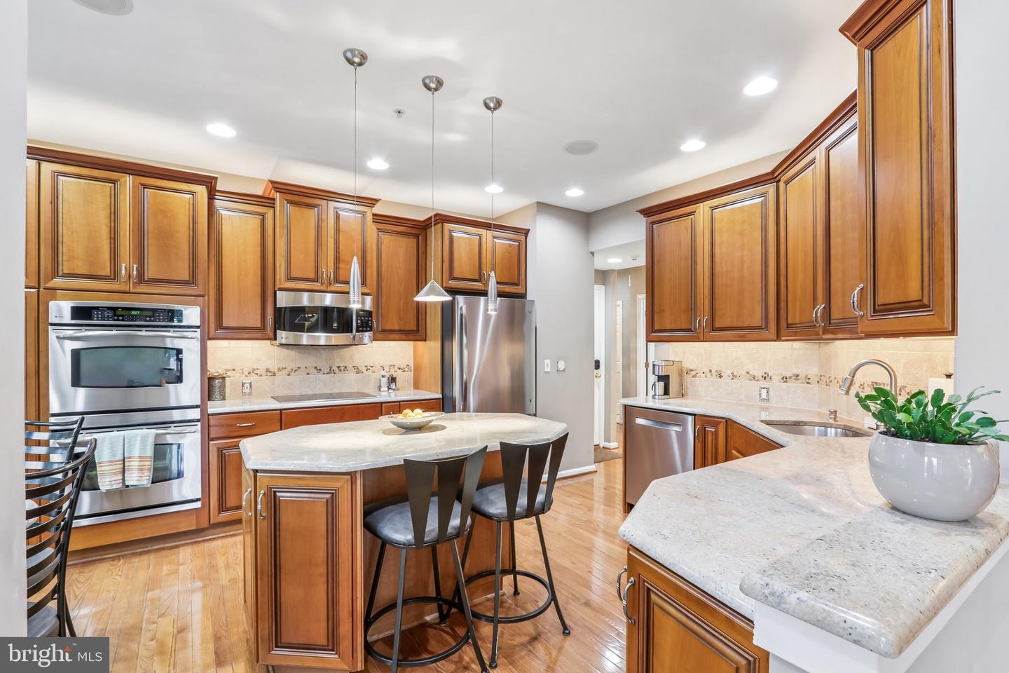 307 Ingleton Ct Property Photo 8