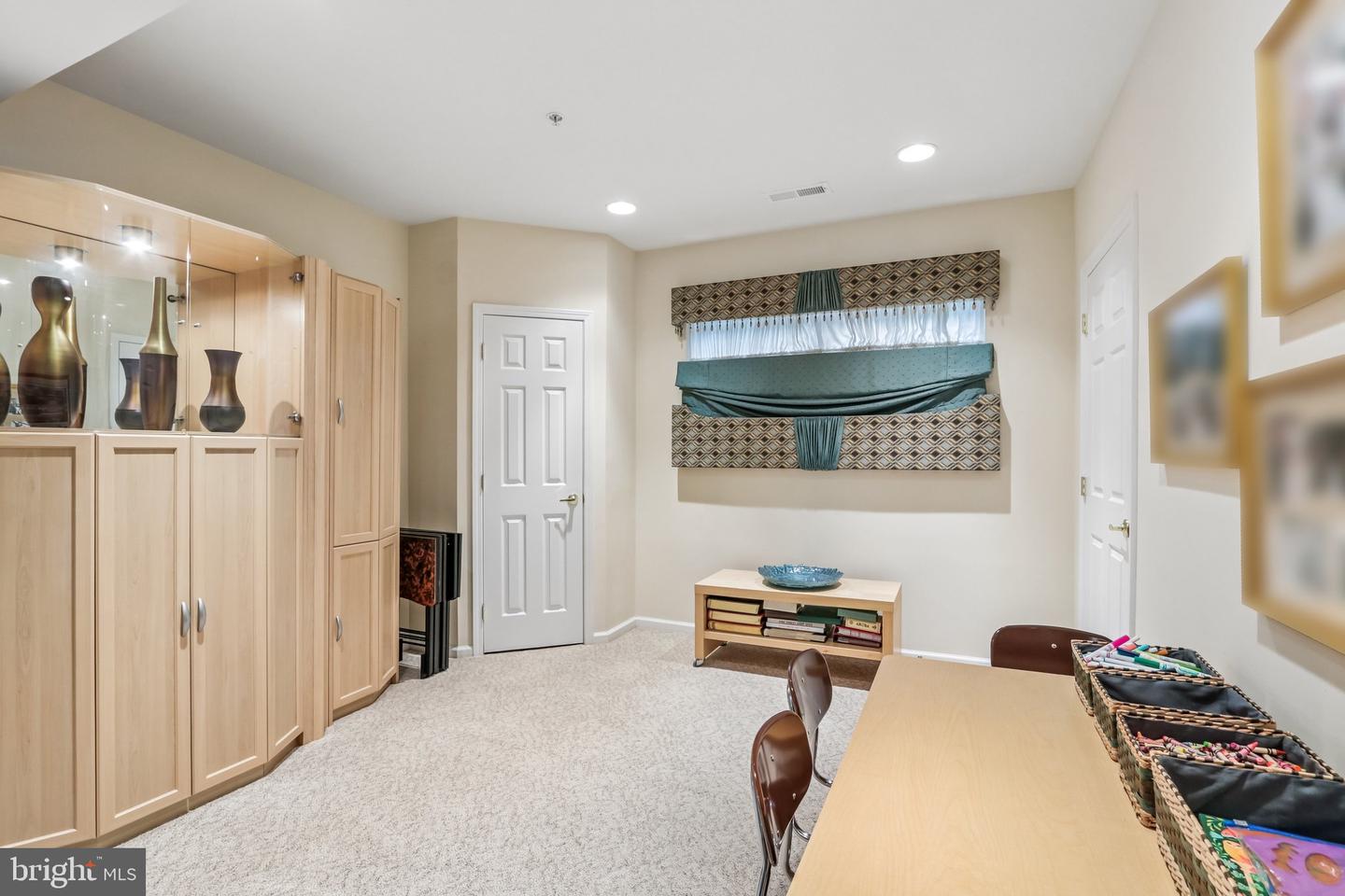 307 Ingleton Ct Property Photo 36