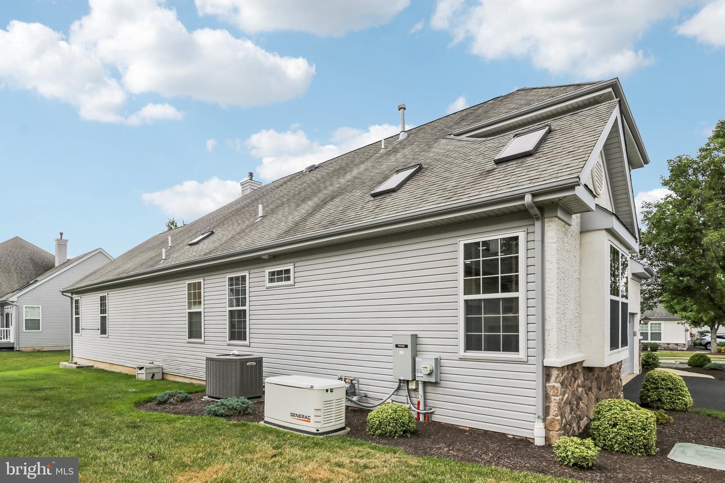 307 Ingleton Ct Property Photo 48