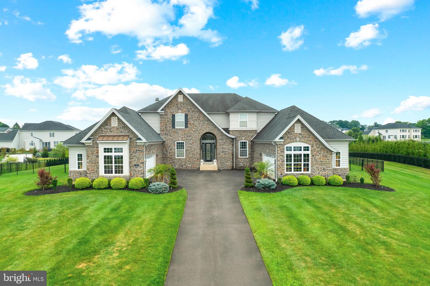 4 SHADY PINES DR