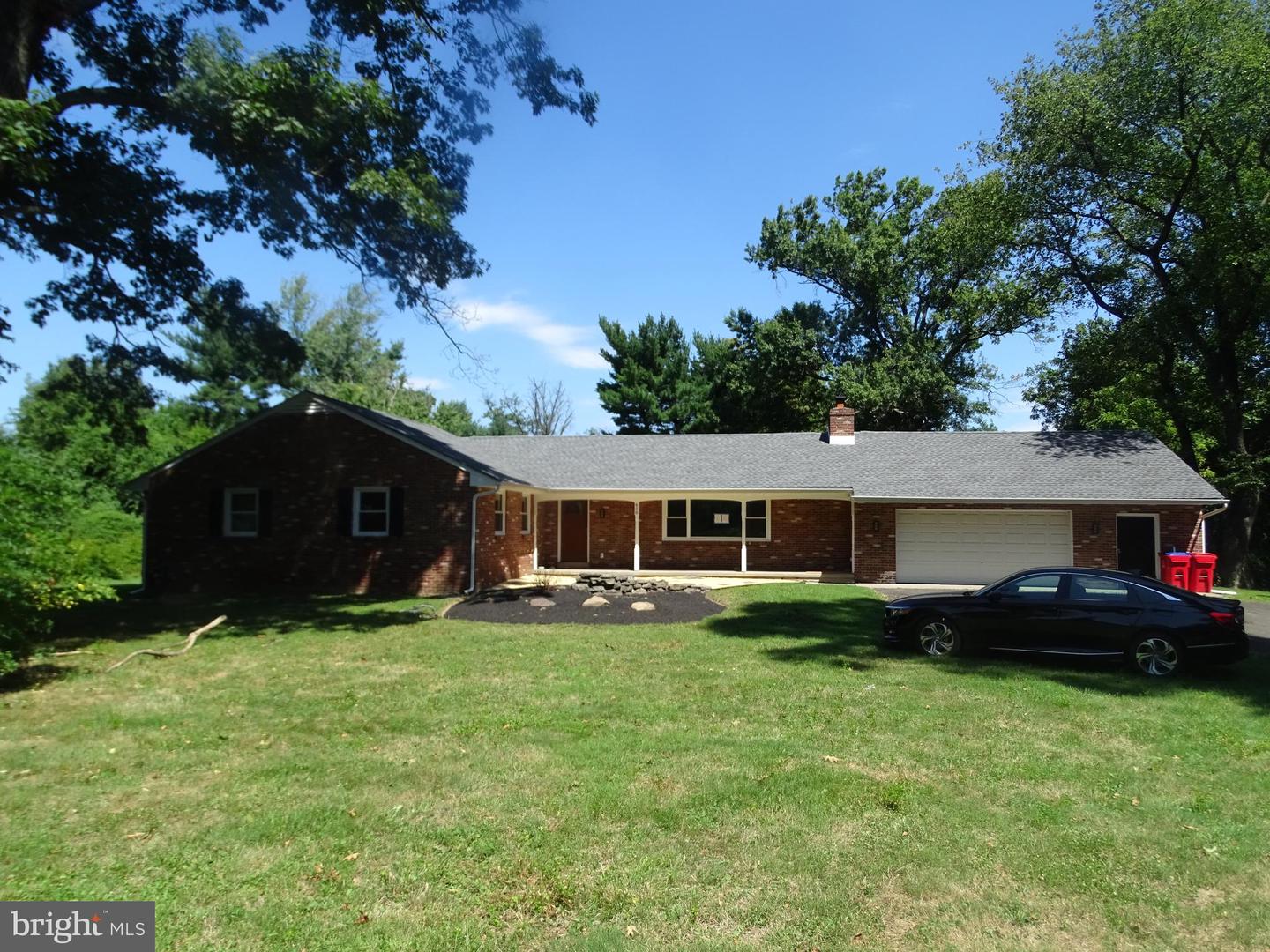 449 STREET RD Property Photo 1