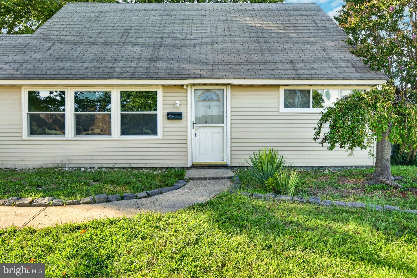 19 Vicar Ln Property Photo 4