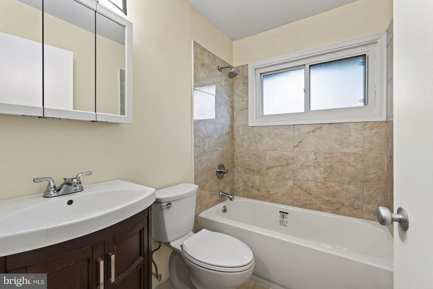 19 Vicar Ln Property Photo 21