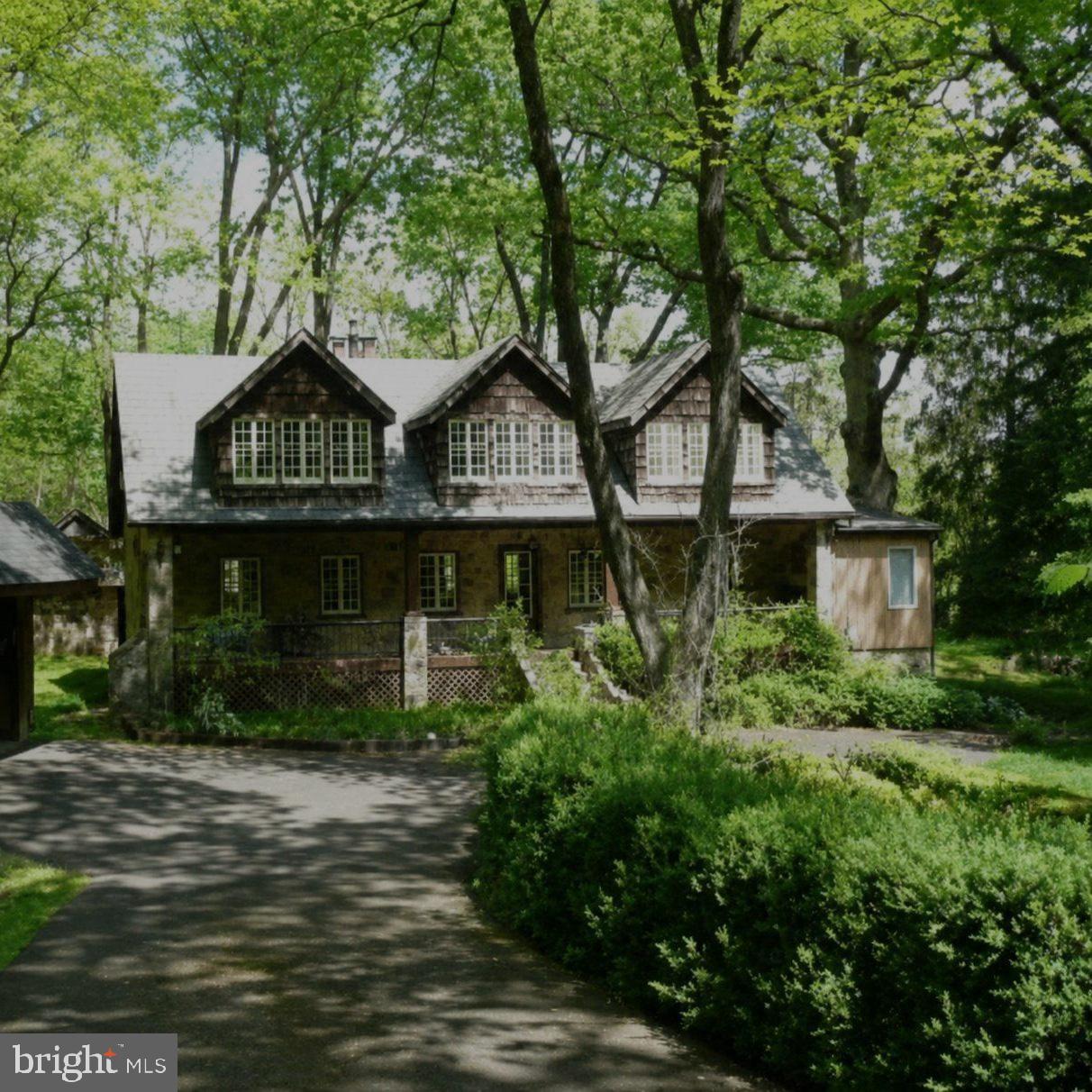 6704 CHAPEL RD Property Photo 1