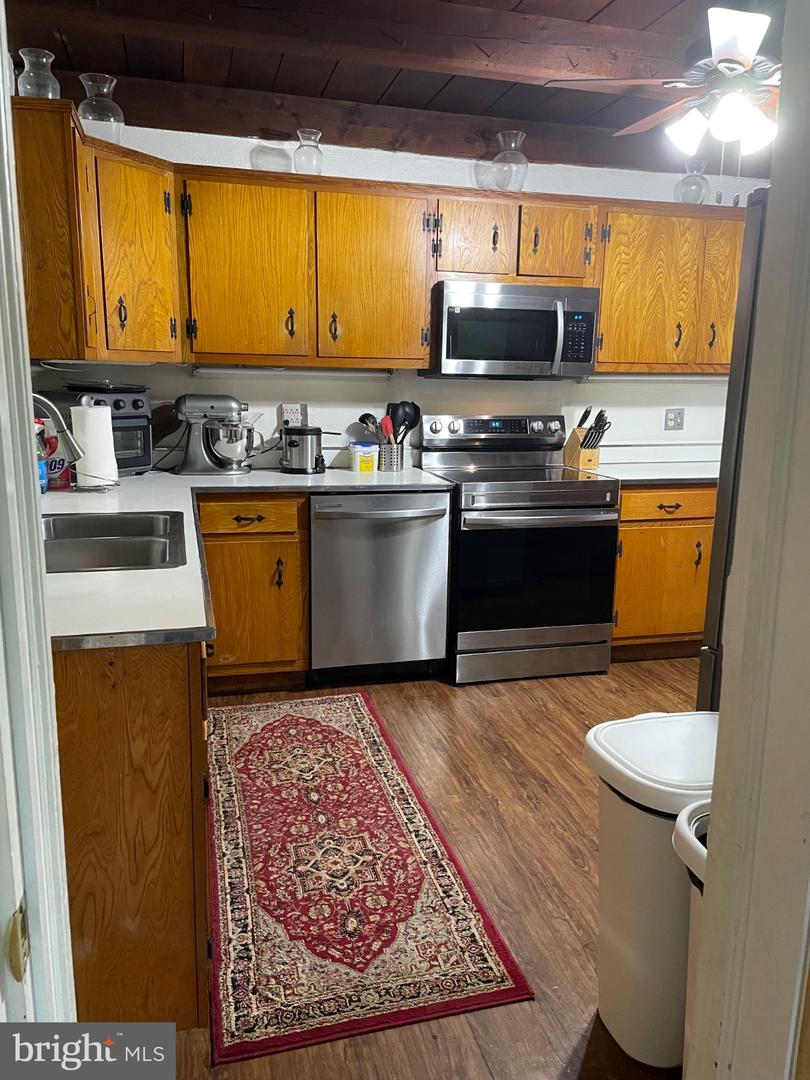 6704 Chapel Rd Property Photo 12