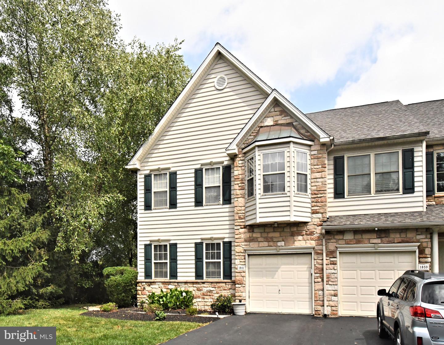 1861 Creekview Ln Property Photo 1