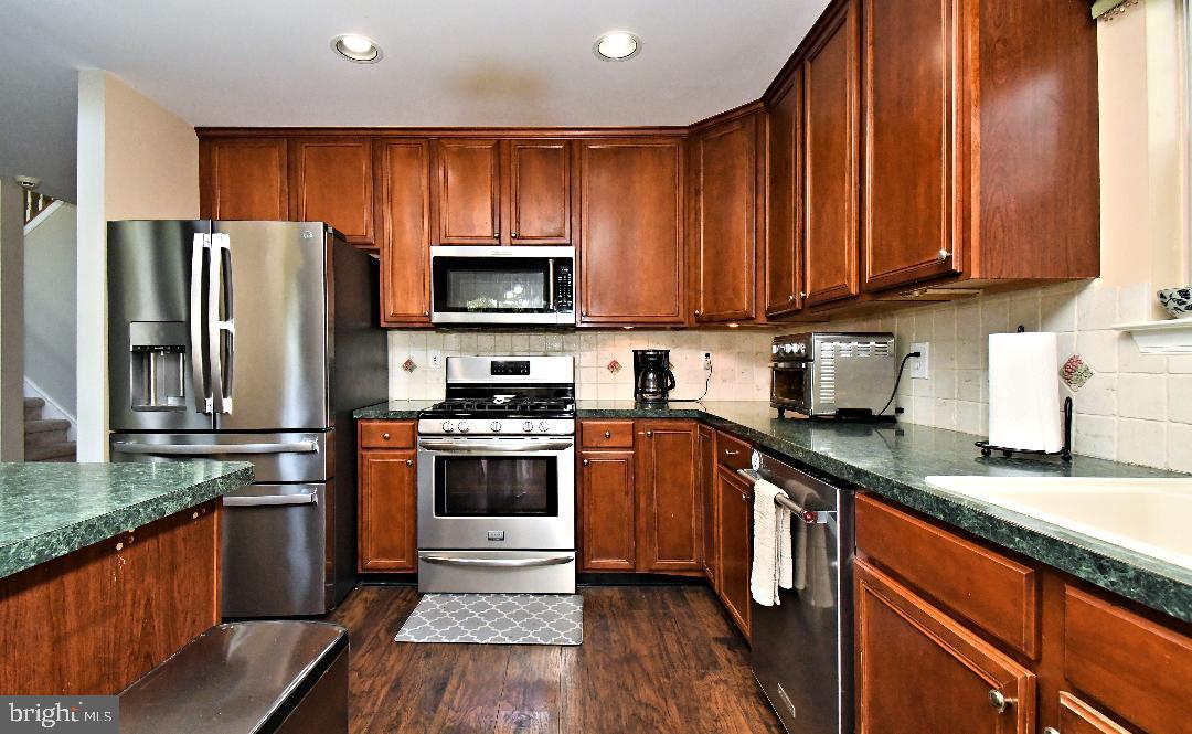 1861 Creekview Ln Property Photo 9