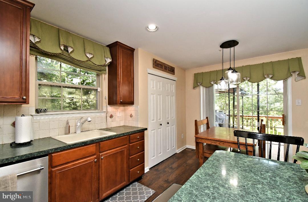 1861 Creekview Ln Property Photo 11