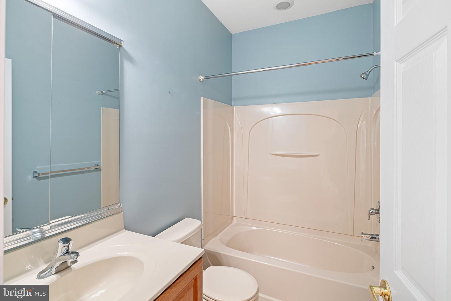 908 Farnham Ct #44 Property Photo 13