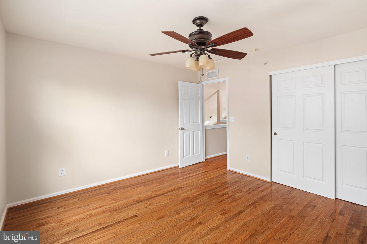 908 Farnham Ct #44 Property Photo 22