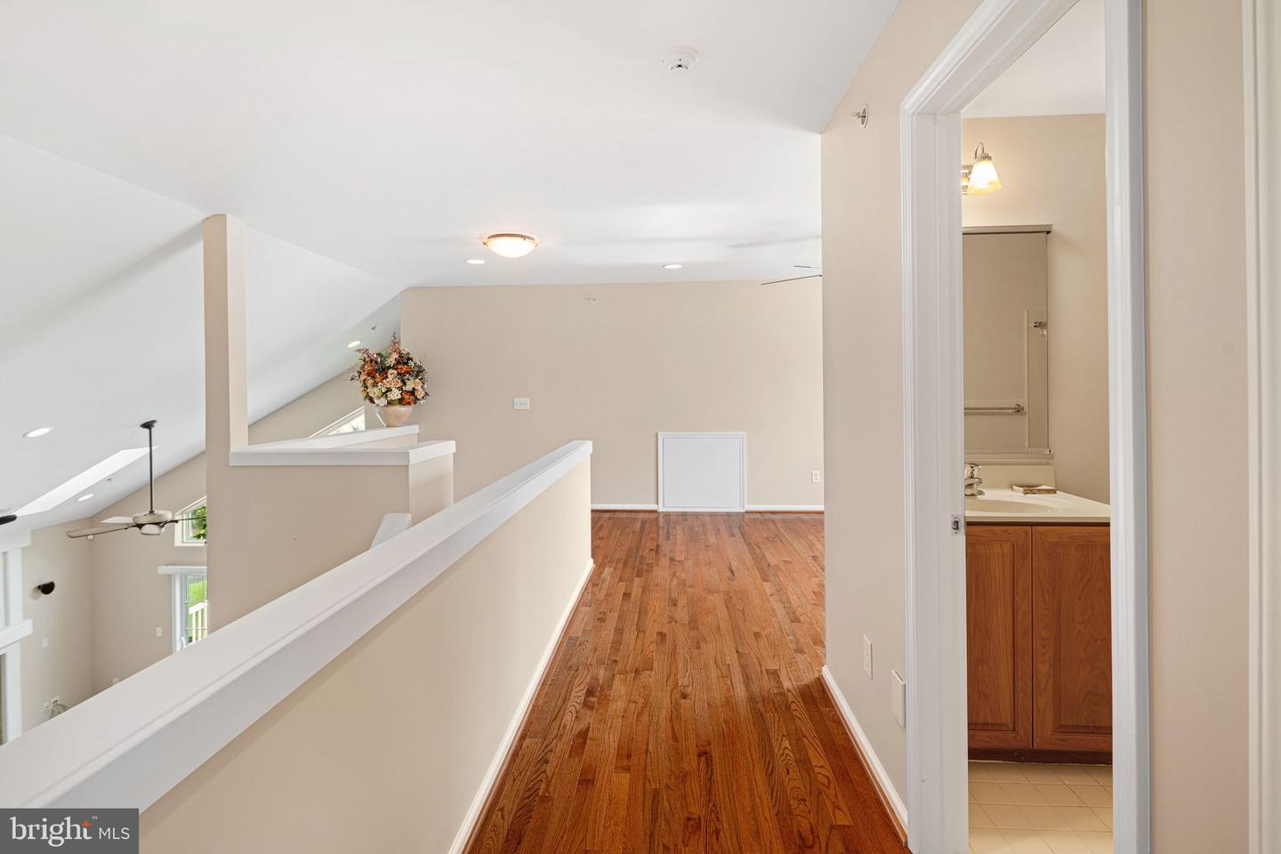 908 Farnham Ct #44 Property Photo 23