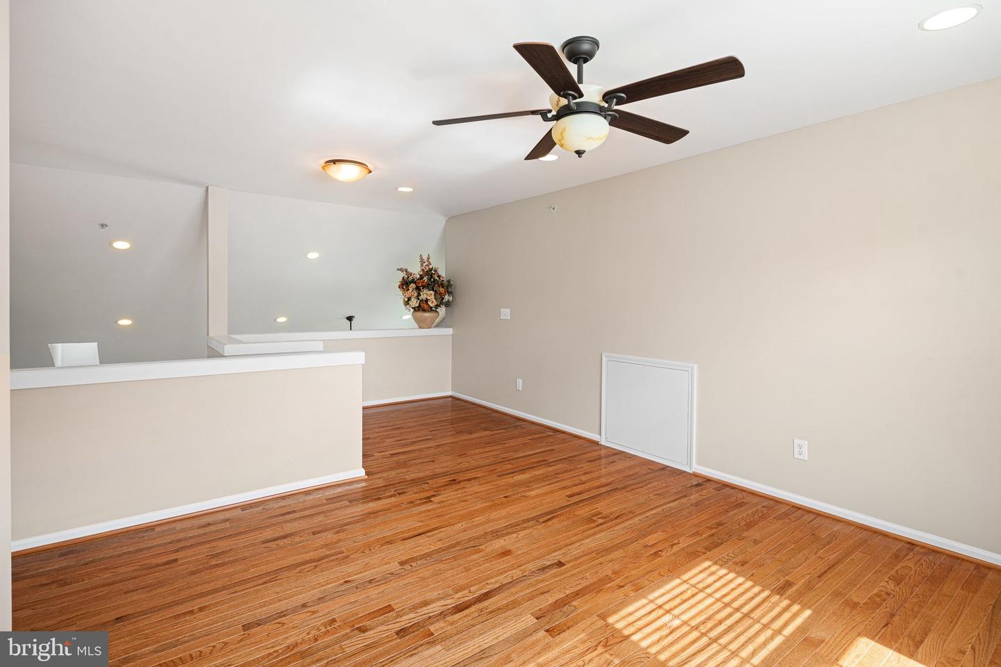 908 Farnham Ct #44 Property Photo 24