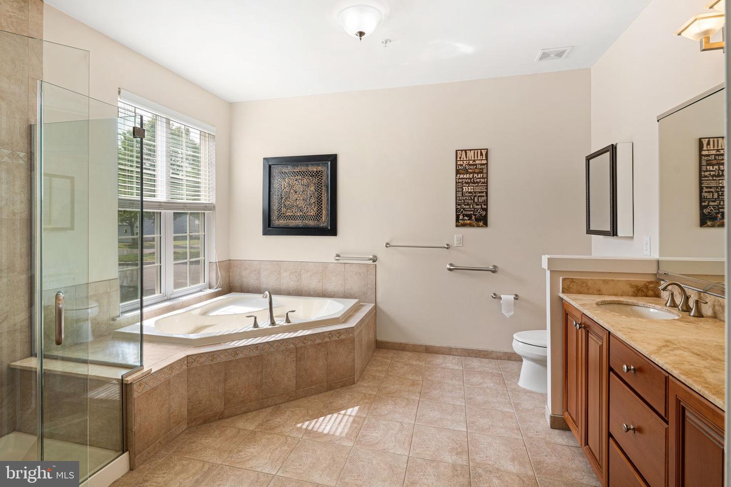 908 Farnham Ct #44 Property Photo 29