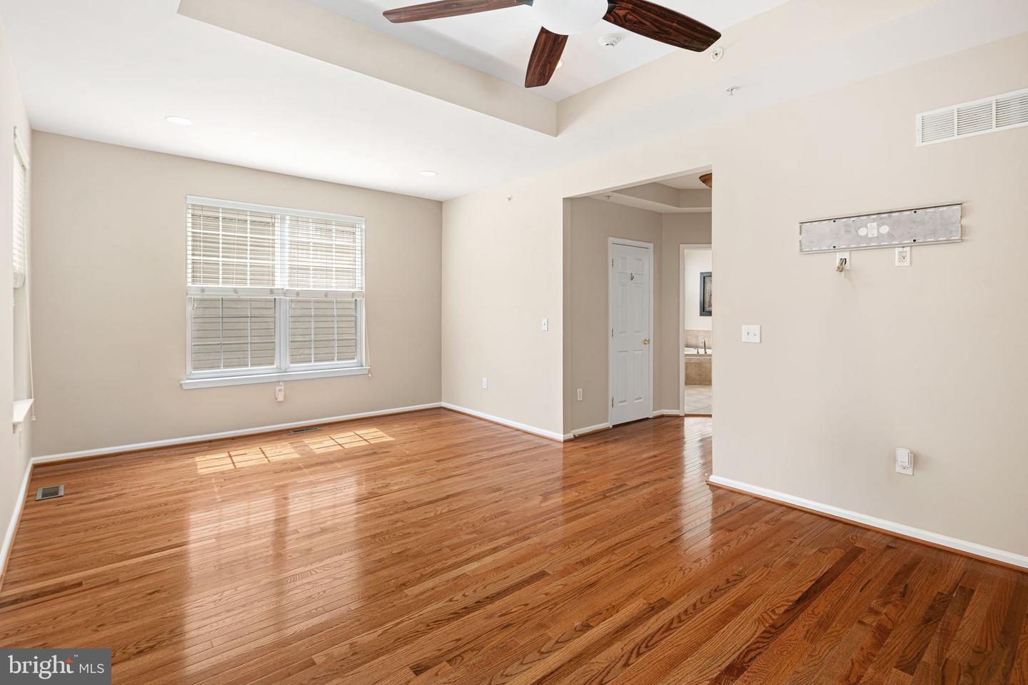 908 Farnham Ct #44 Property Photo 35